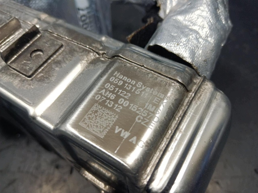 EGR-jäähdytin 3.0 TDI 059131501AL
