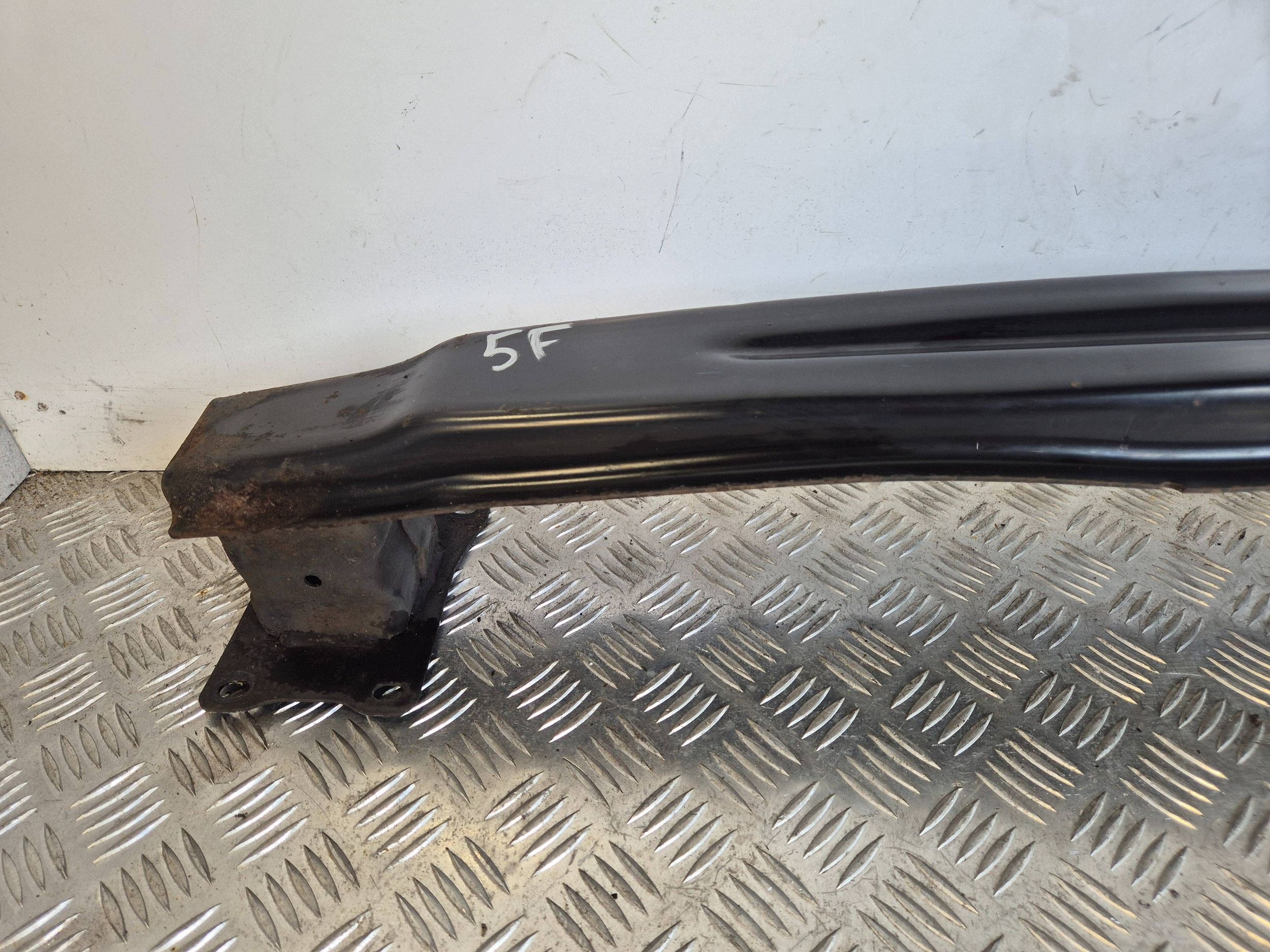 Viga para-choques traseiro Seat Leon III 5F9