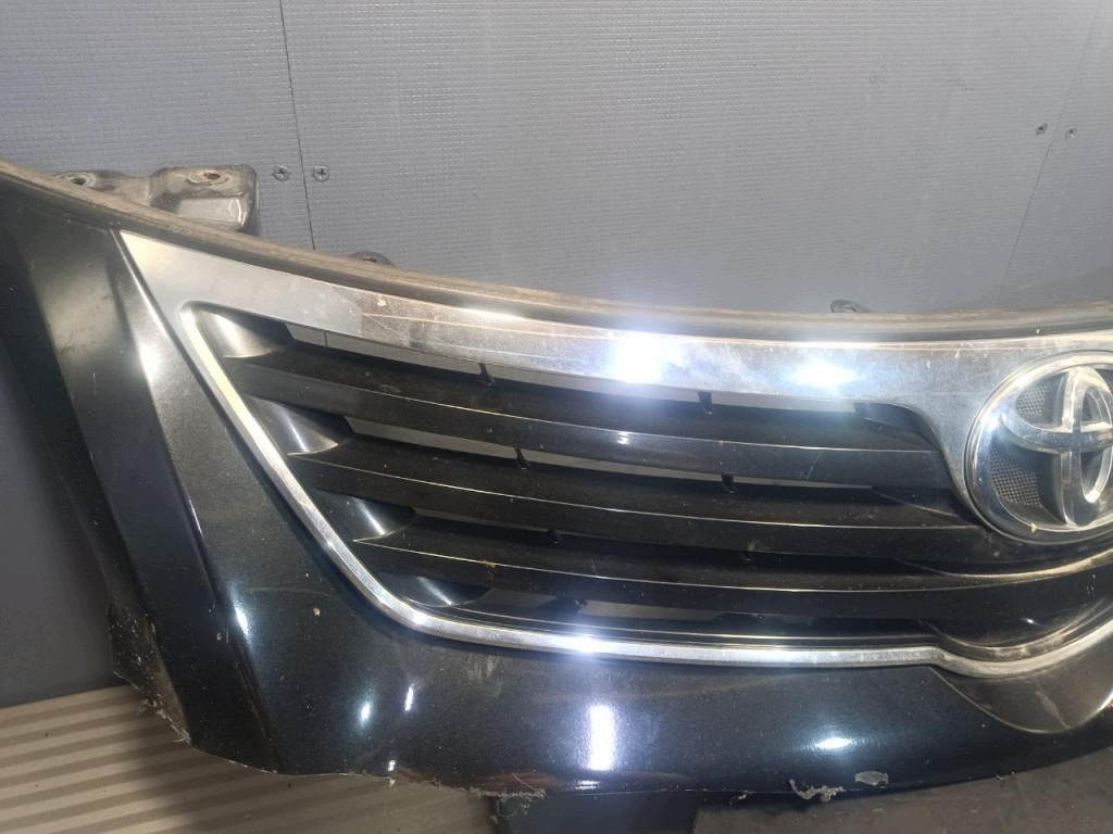 Grelha Toyota Avensis T27 Usada OEM