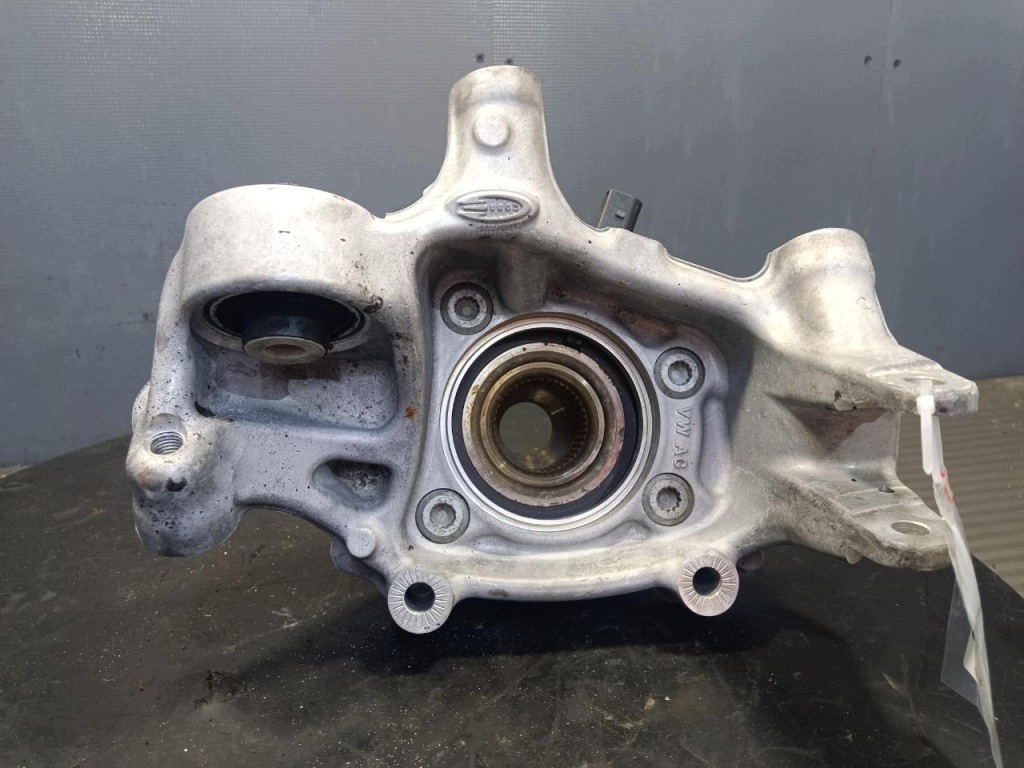 VW Touareg III Achsschenkel links hinten 4M0505459C image 5