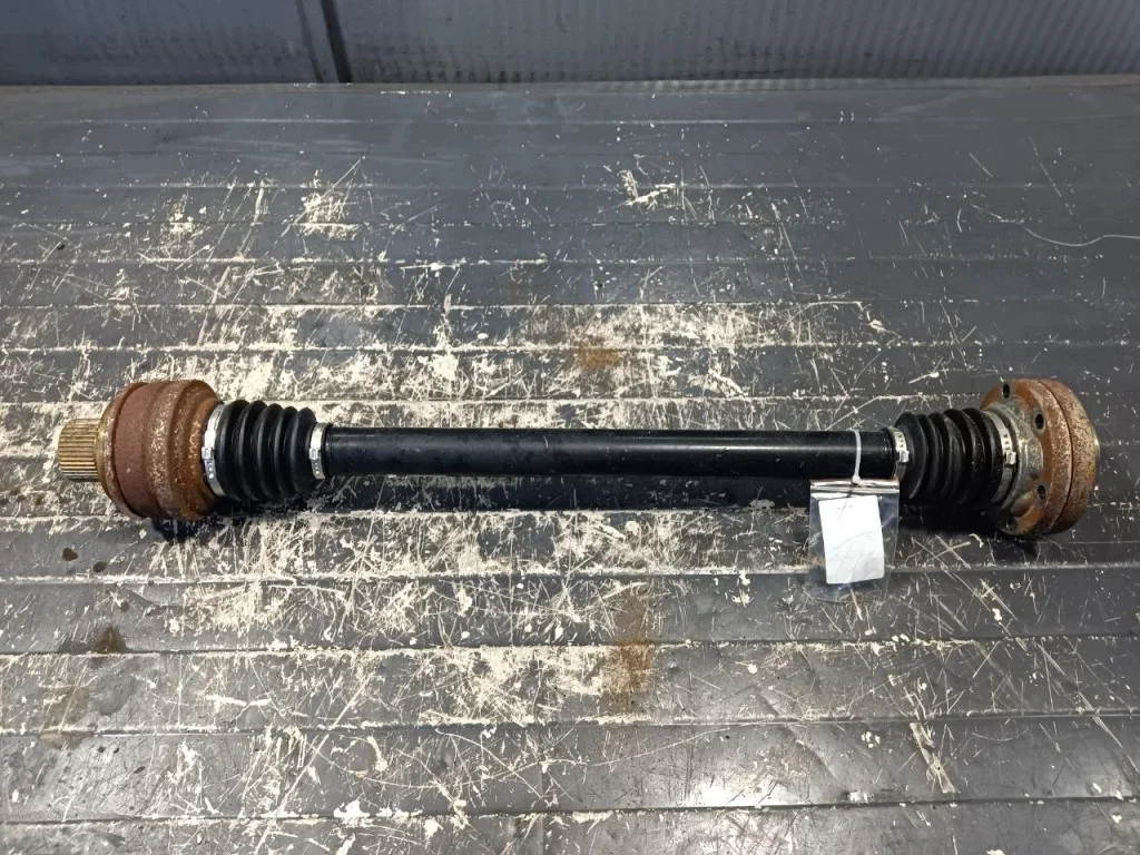 Volkswagen Touareg III 3.0 TDI akseli oikea taka