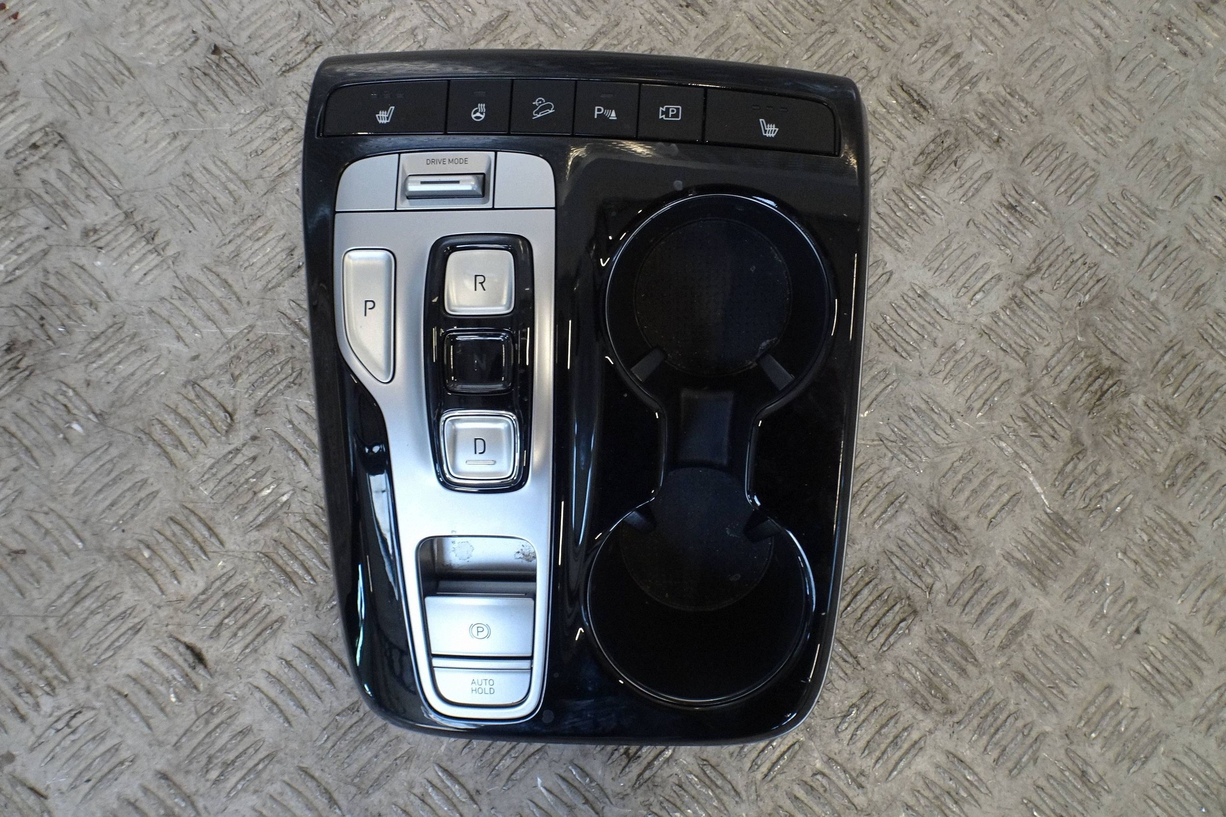 Hyundai Tucson IV vaihdevalitsinpaneeli image 2