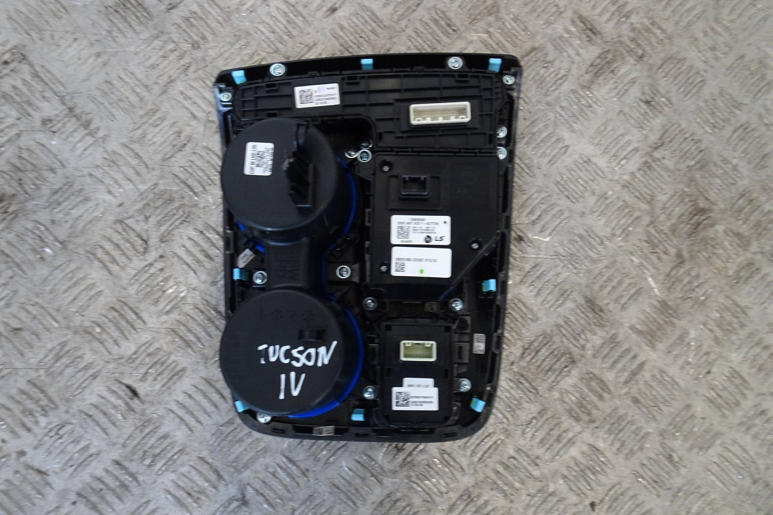Hyundai Tucson IV vaihdevalitsinpaneeli image 4