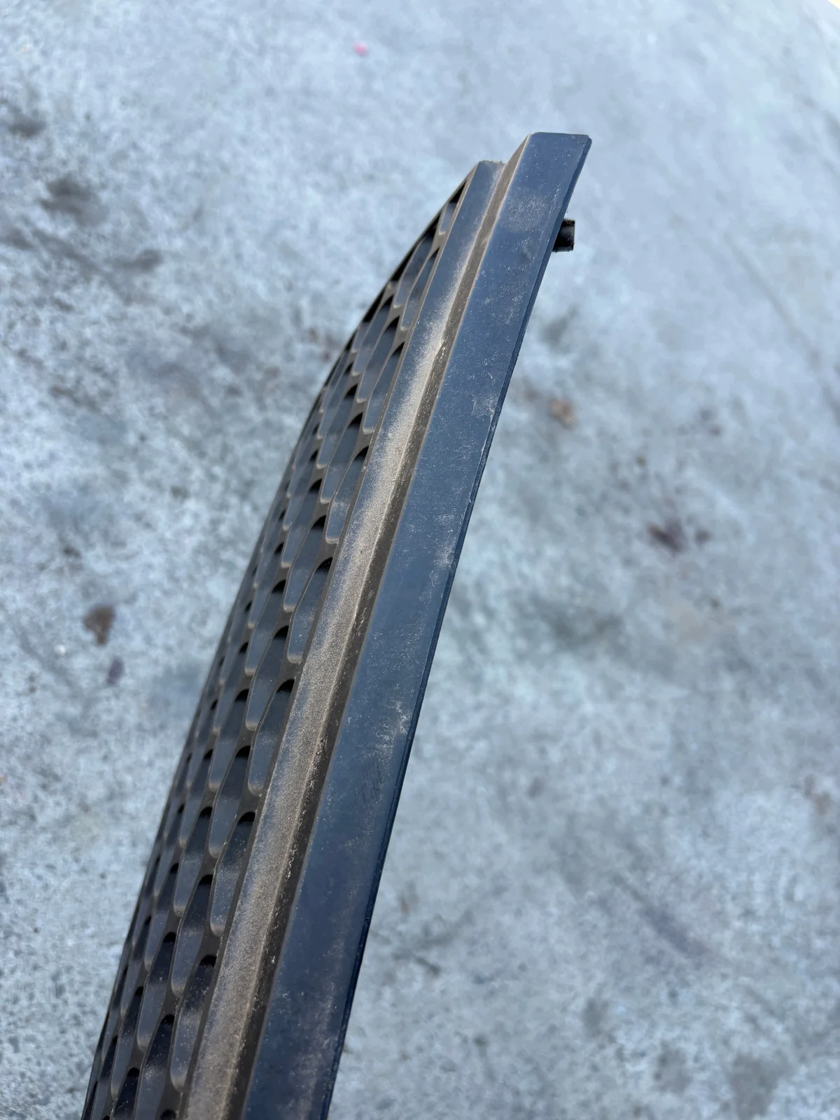 Suzuki Swift Mk6 Grill 71741-72K10 image 6