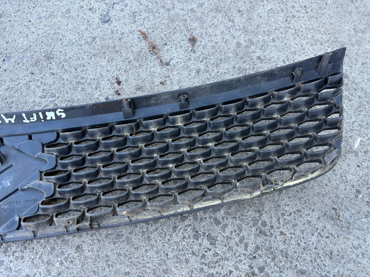 Suzuki Swift Mk6 Grill 71741-72K10 image 8