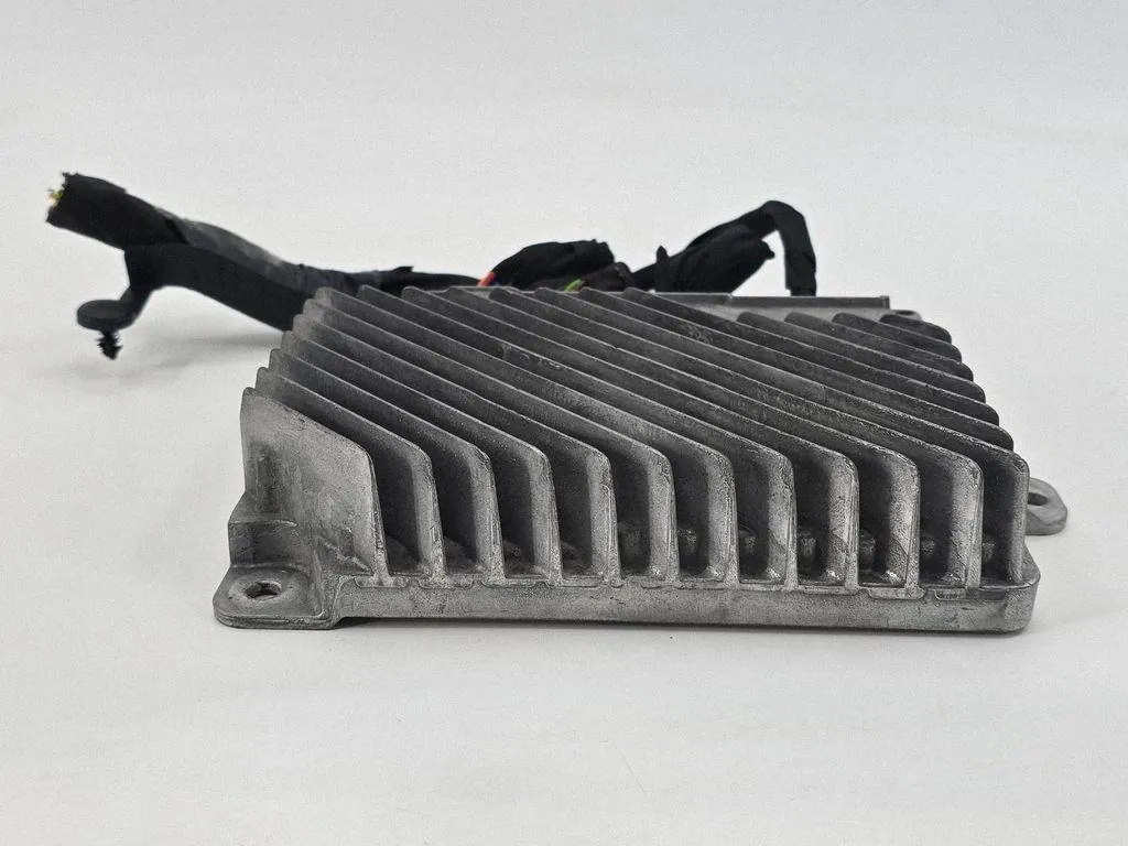 Cadillac Escalade vahvistin 84111301