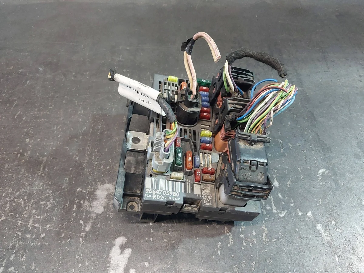 Module confort Citroën C5 2.0b 9664705980 image 2
