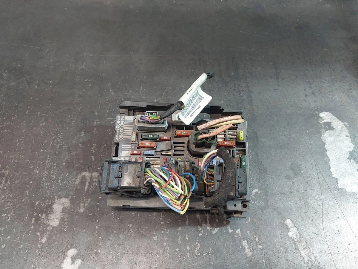 Module confort Citroën C5 2.0b 9664705980 image 3
