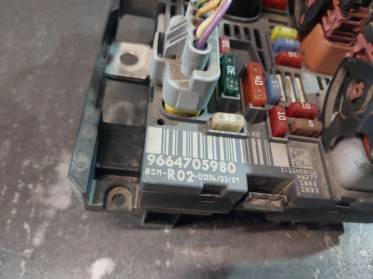 Module confort Citroën C5 2.0b 9664705980 image 4