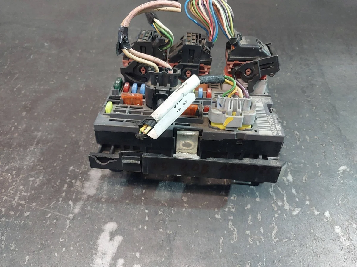 Module confort Citroën C5 2.0b 9664705980 image 5