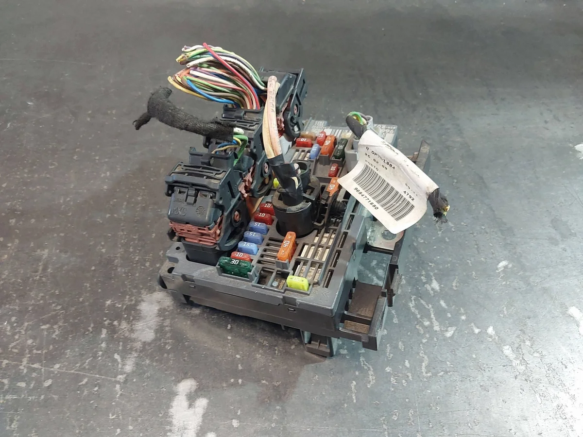 Module confort Citroën C5 2.0b 9664705980 image 7