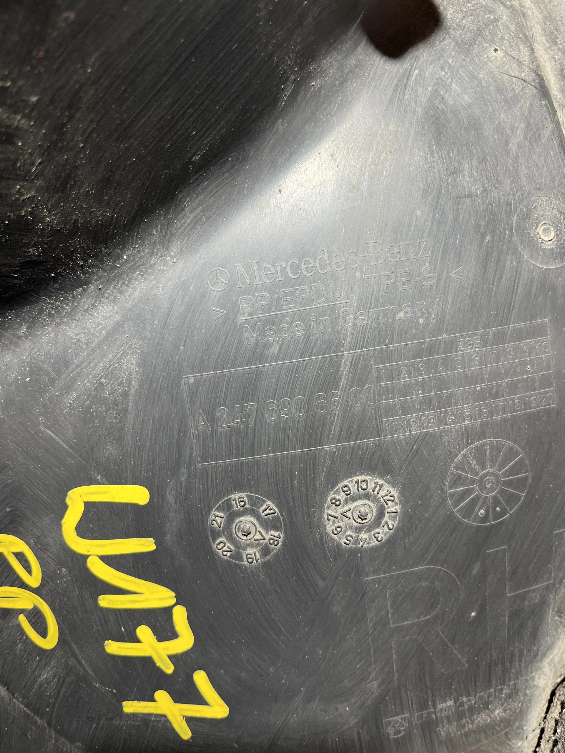 Radlauf rechts vorne Mercedes W177 HB 18- OEM A2479009703 image 4