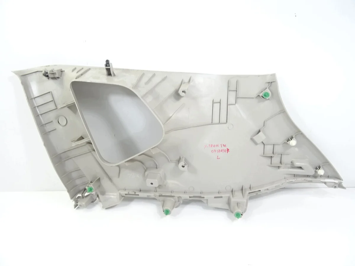 Nissan X-Trail T32 2014-2021 Coluna Esquerda image 8