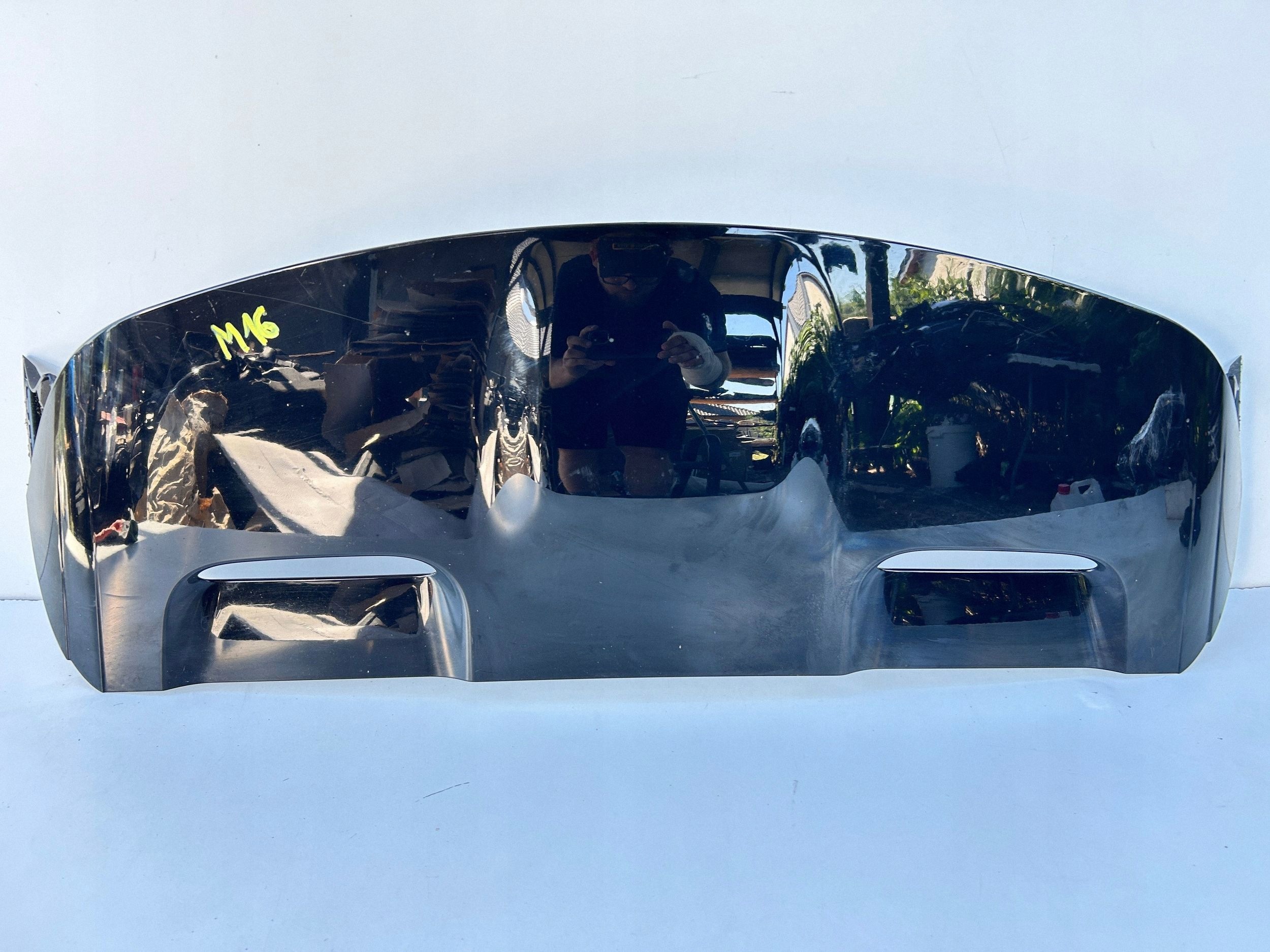 Land Rover Range Rover Velar takaluukun spoileri