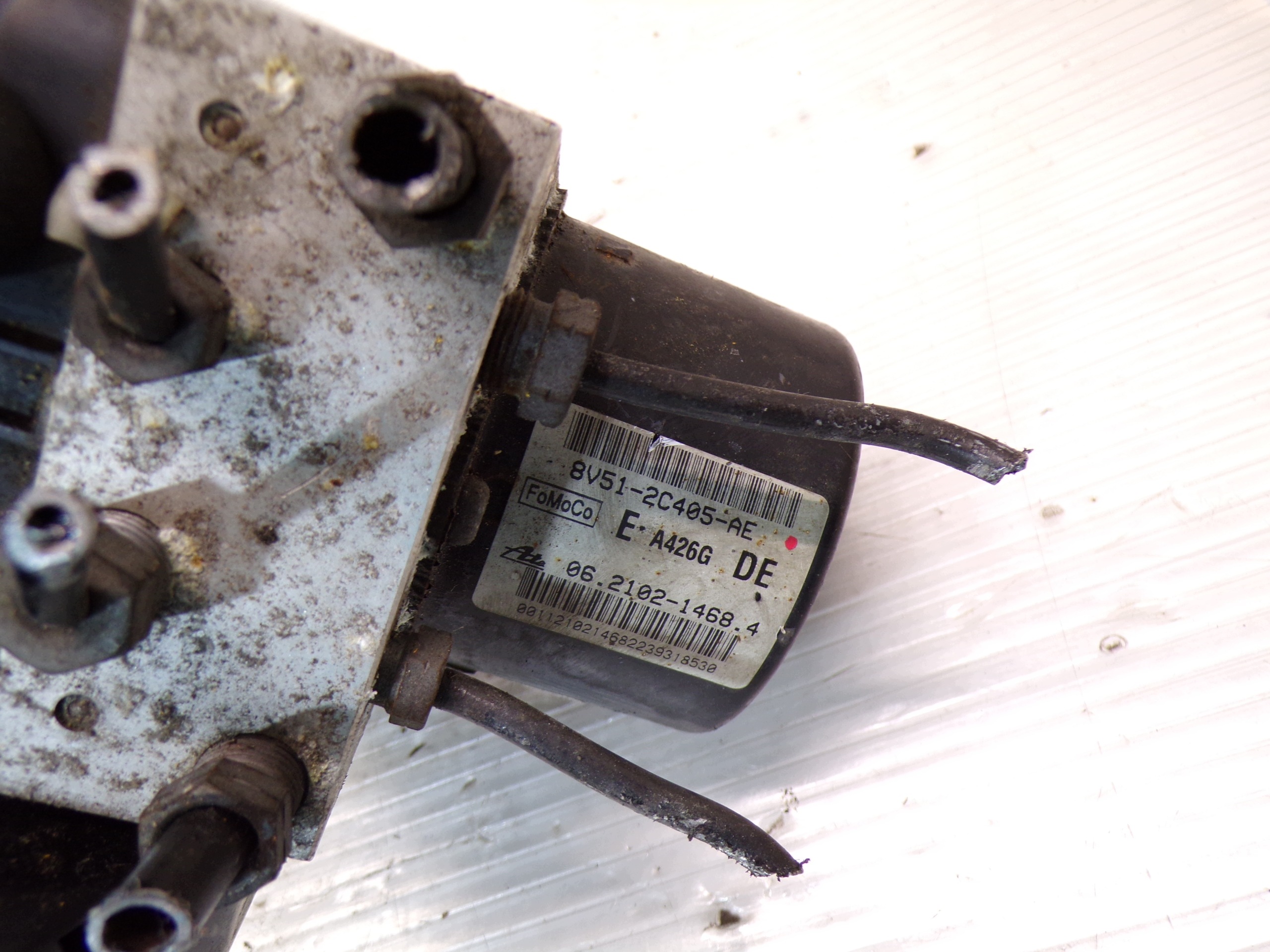 ABS-pumppu Ford Fiesta Mk7 8V51-2C405-AE image 4