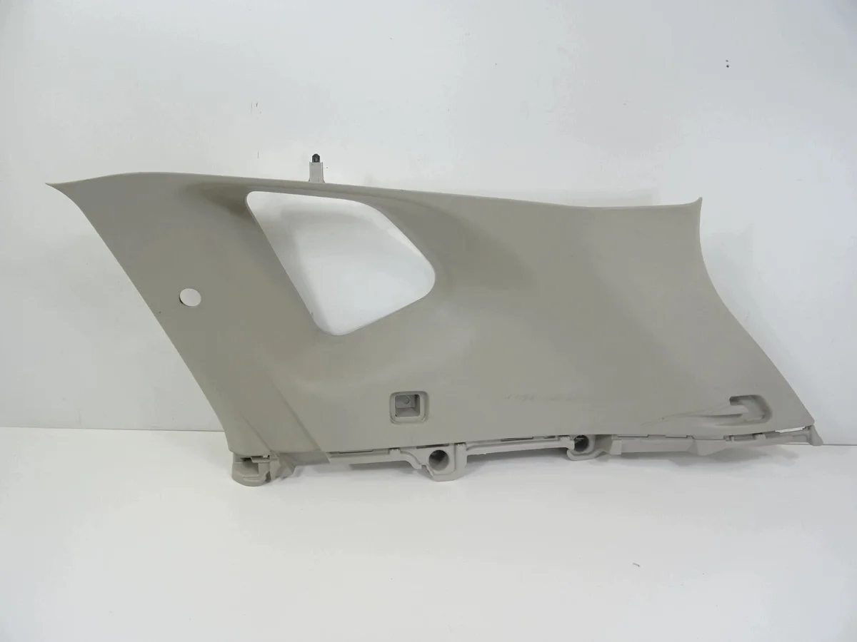 Nissan X-Trail T32 Cache Pilier Droit 84944CE1A image 2