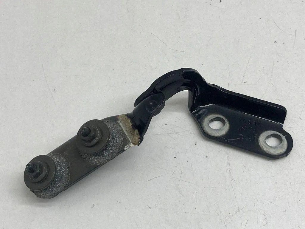 SEAT LJ6BS42900AB takaluukun saranat (käytetty)