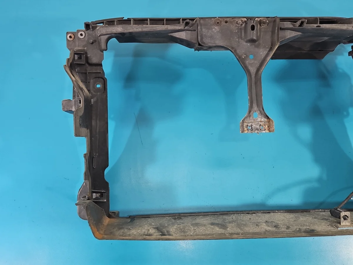 VW Tiguan frontbalk 07- (begagnad) image 3