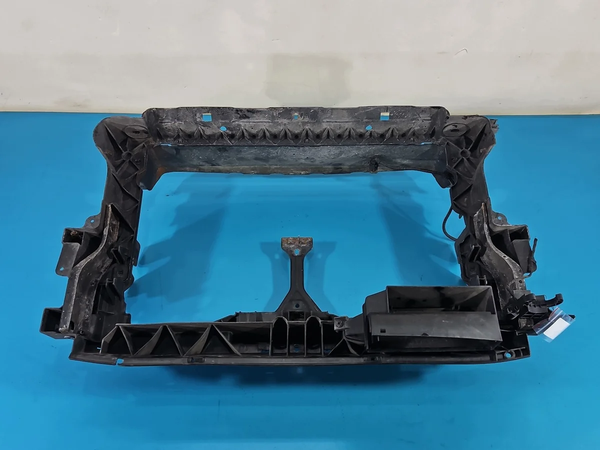 VW Tiguan frontbalk 07- (begagnad) image 5