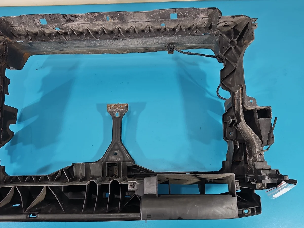 VW Tiguan frontbalk 07- (begagnad) image 6