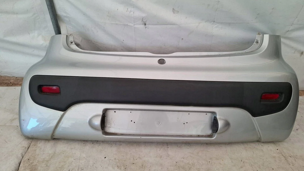 2006 Peugeot 107 Bakre stötfångare 521590h050