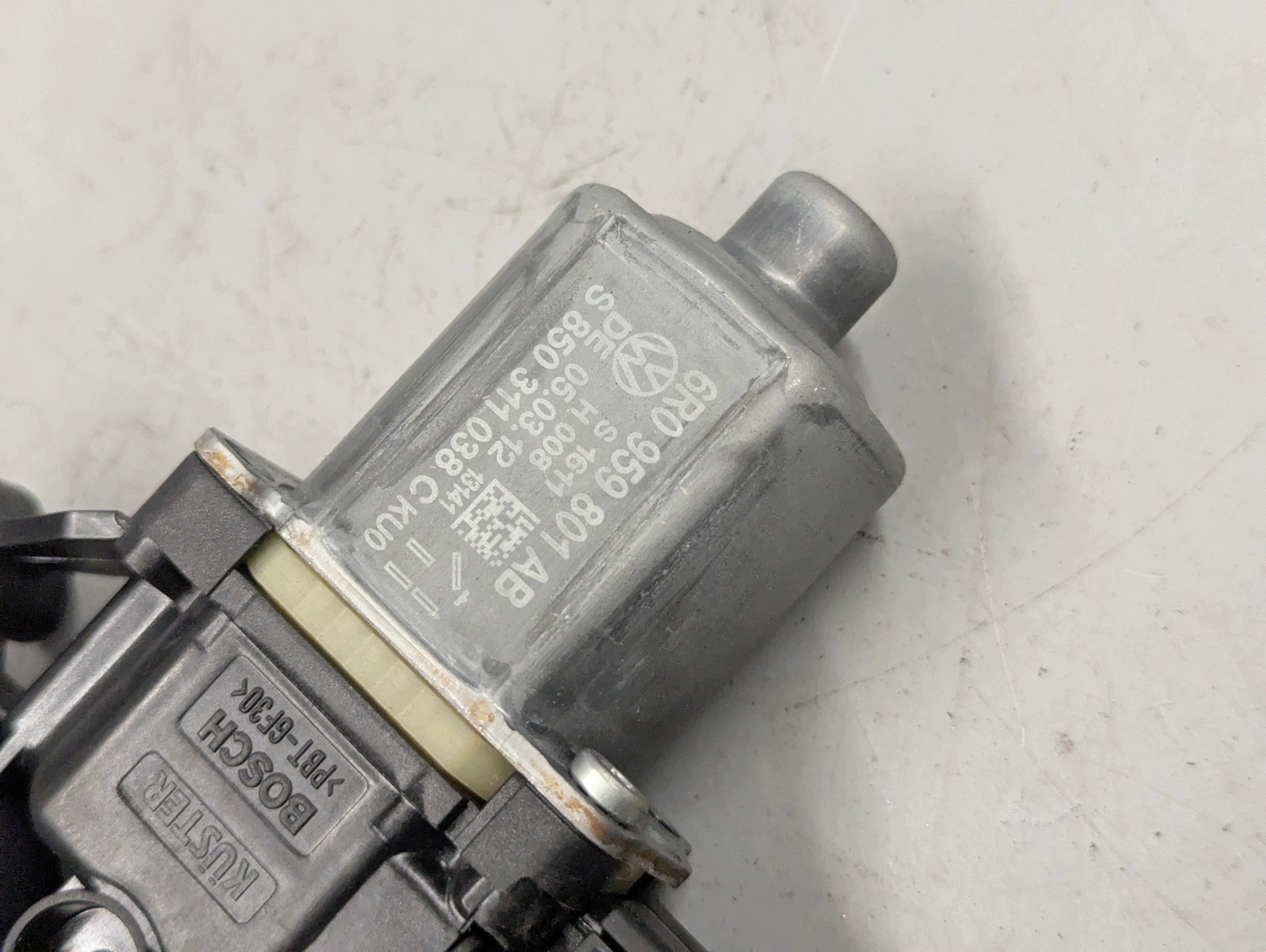 Fensterheber-Motor links vorne VW Polo 6R 6R0959801AB image 3