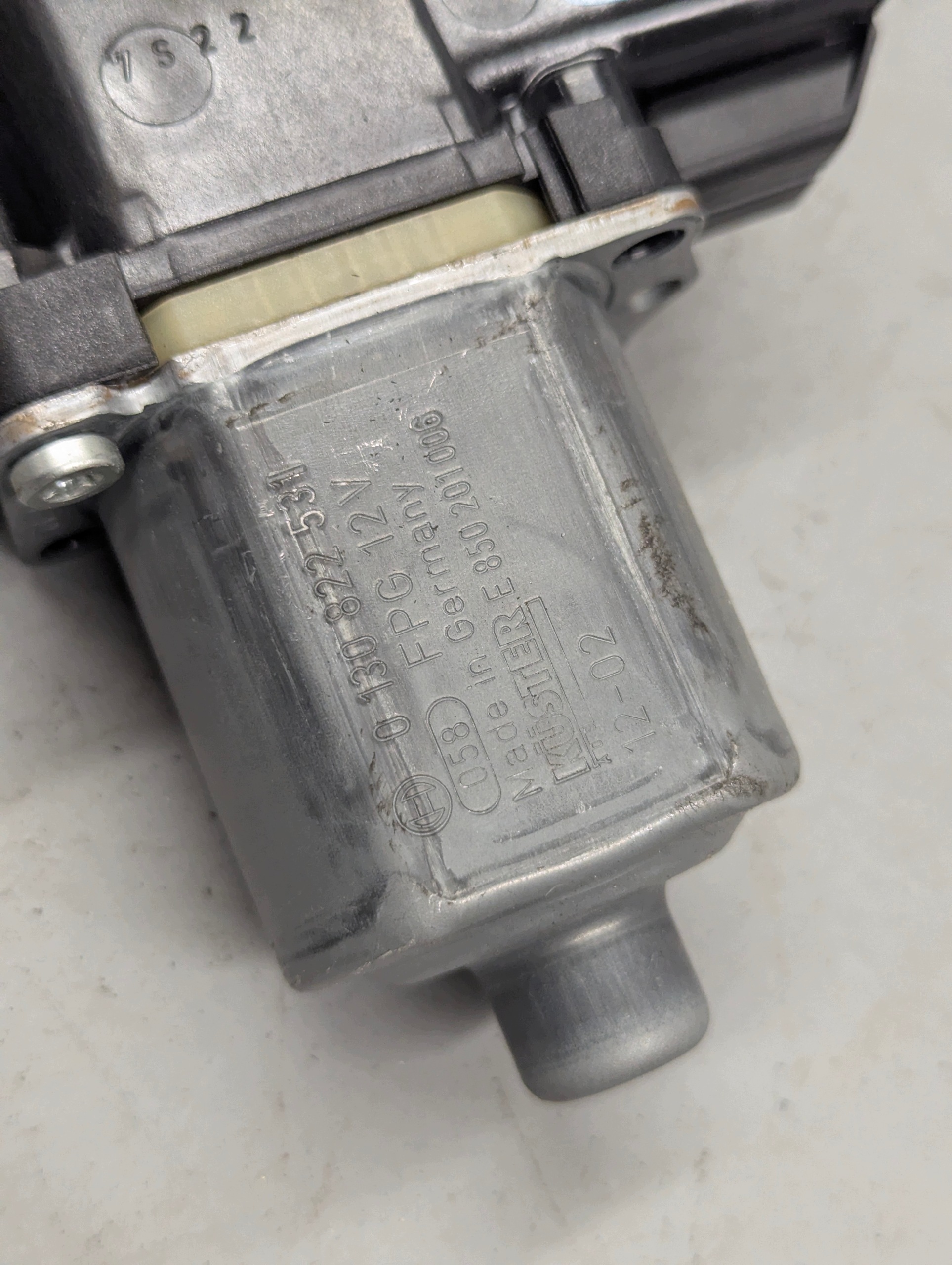 Fensterheber-Motor links vorne VW Polo 6R 6R0959801AB image 4