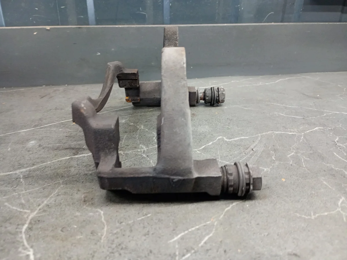 Jarra dianteira esquerda Passat B8 5714b TRW image 4