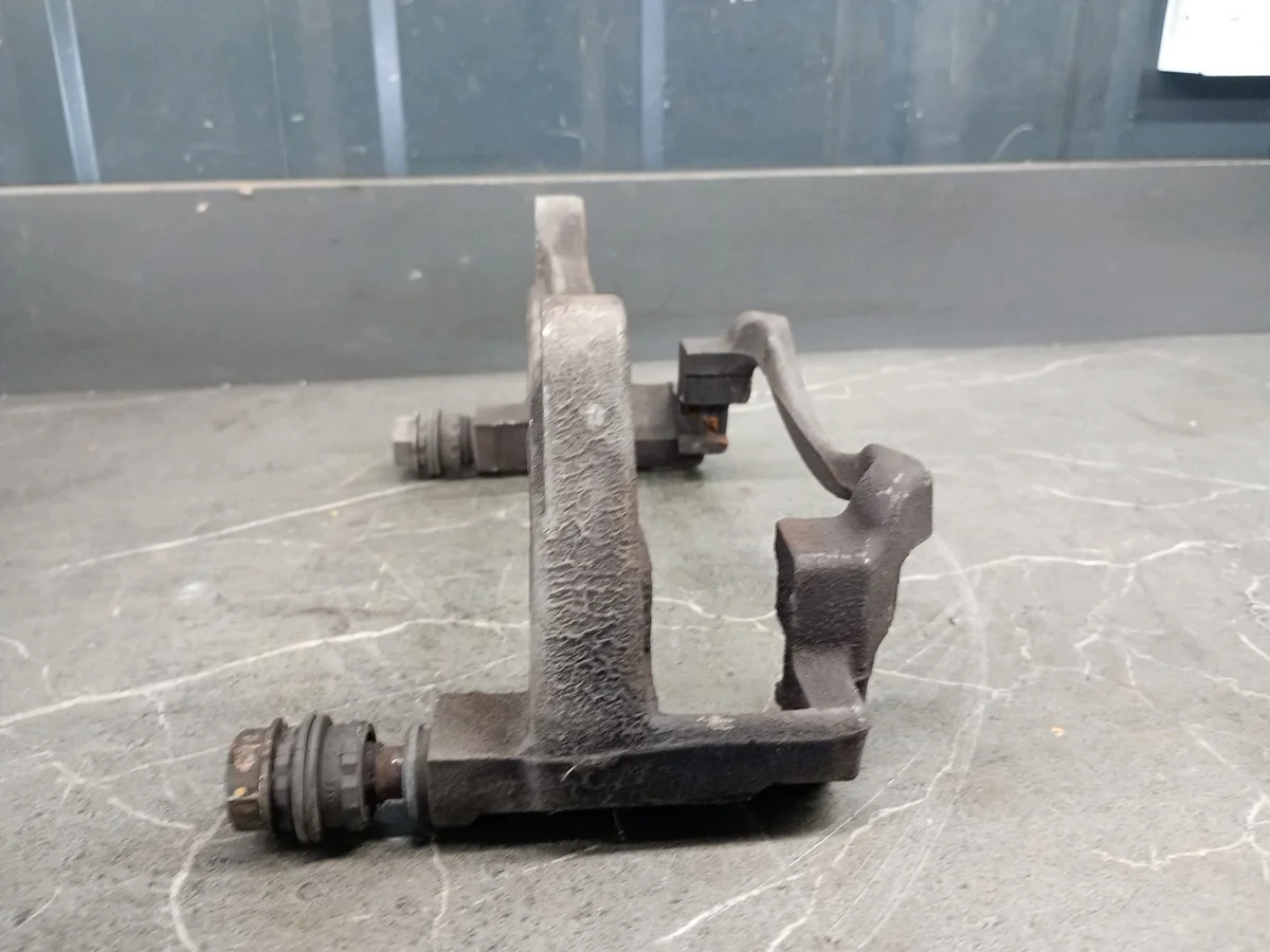Jarra dianteira esquerda Passat B8 5714b TRW image 6