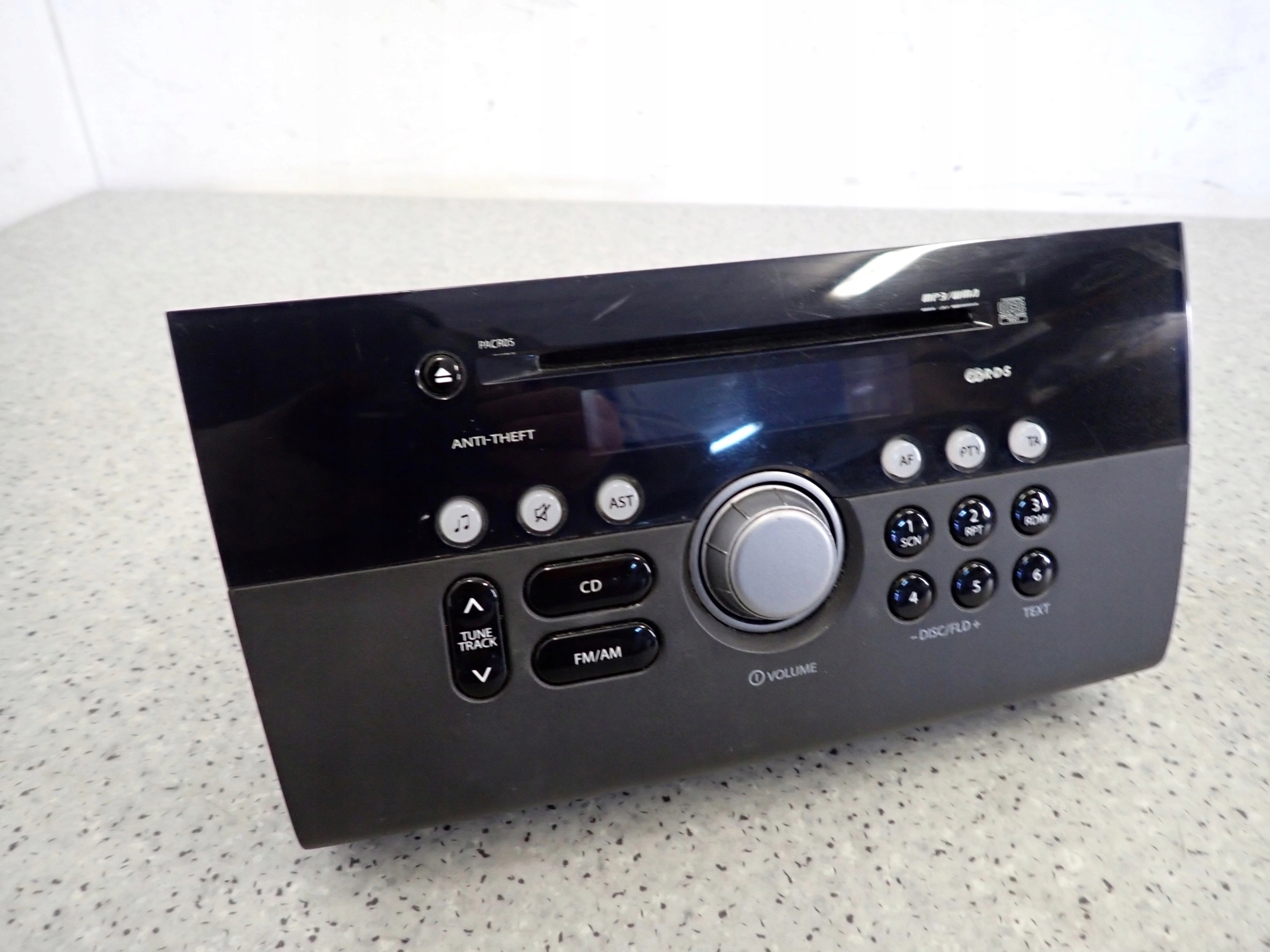Suzuki Swift 05-09 Radio MP3 OEM 39101-62J20
