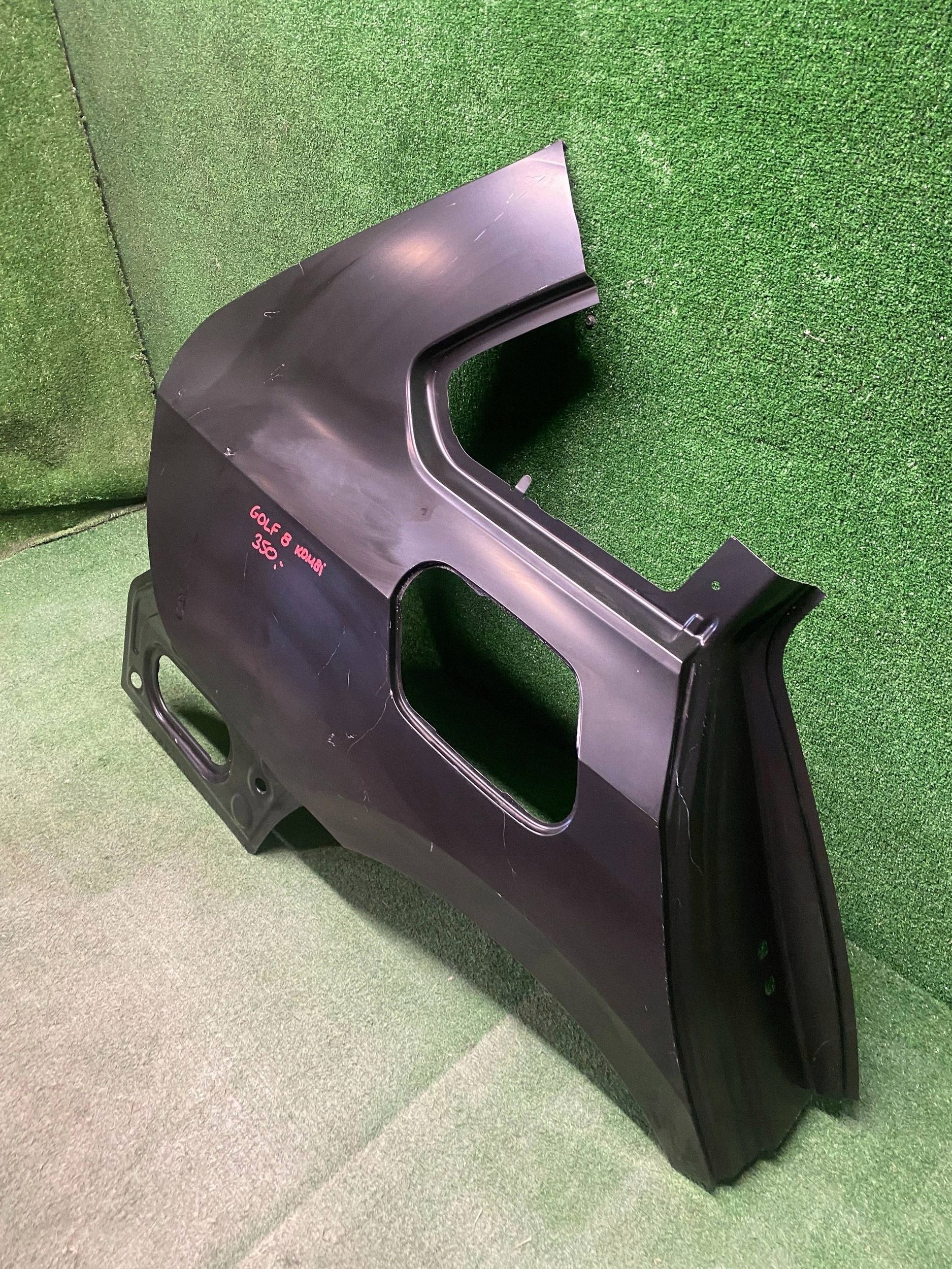 VW Golf VIII Kombi Kotflügel hinten rechts image 3