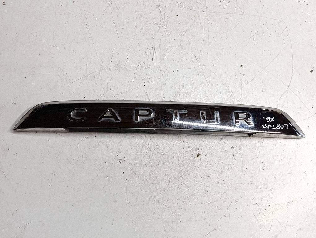 Renault Captur I Tailgate Trim 848105451RX6 image 2