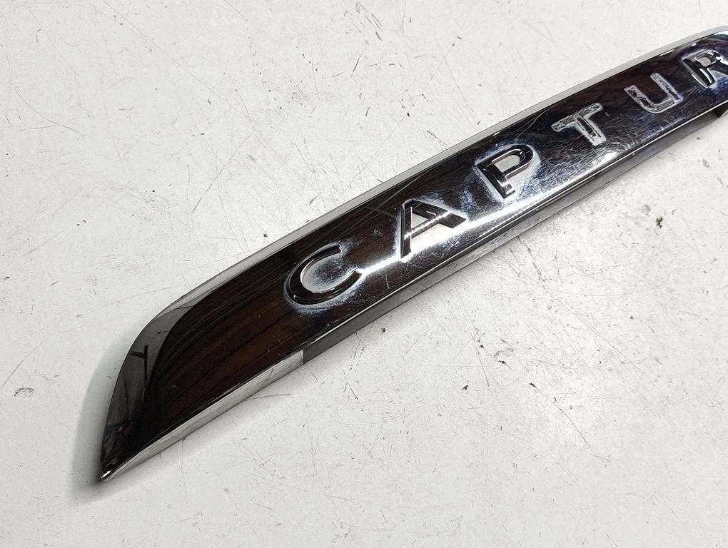 Renault Captur I Tailgate Trim 848105451RX6 image 4