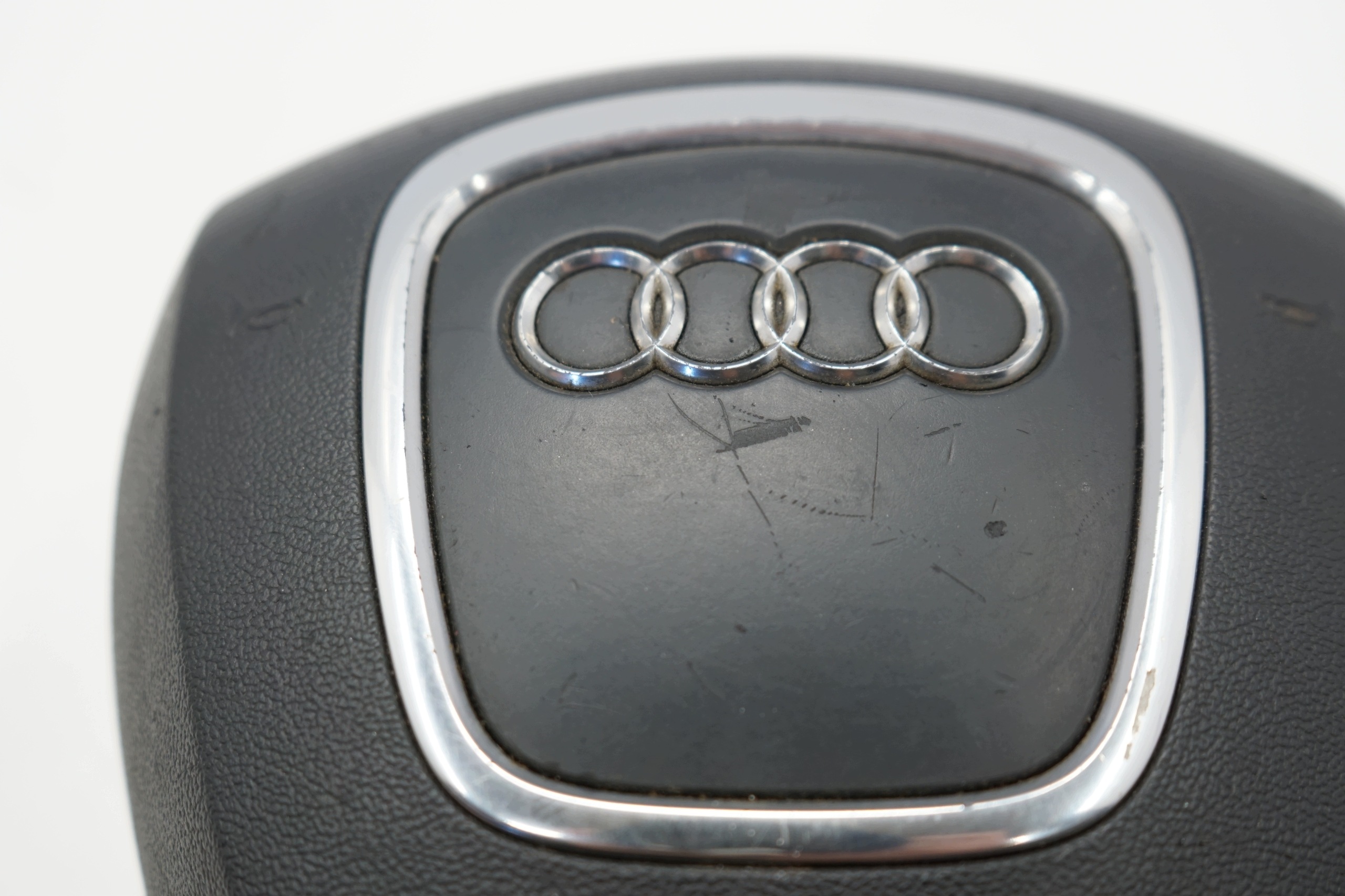 Audi Q7 4L Ohjaajan Ilmatyyny 4L0880201T image 3
