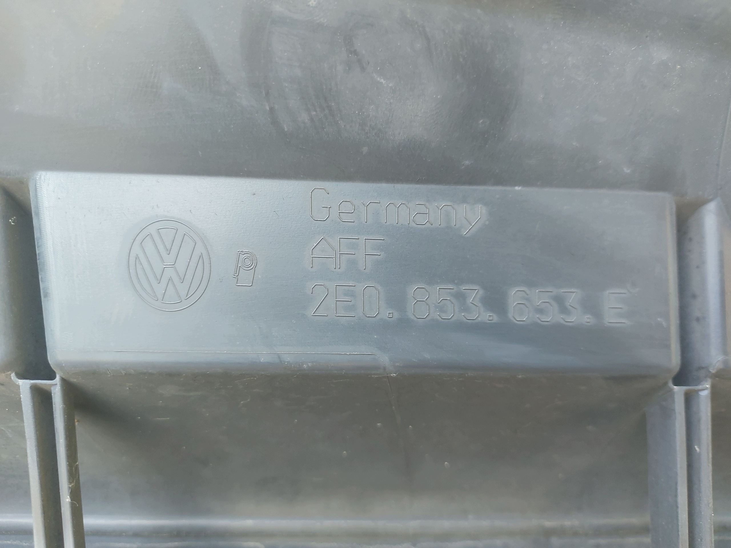 VW Crafter grill 2E0853653E image 9