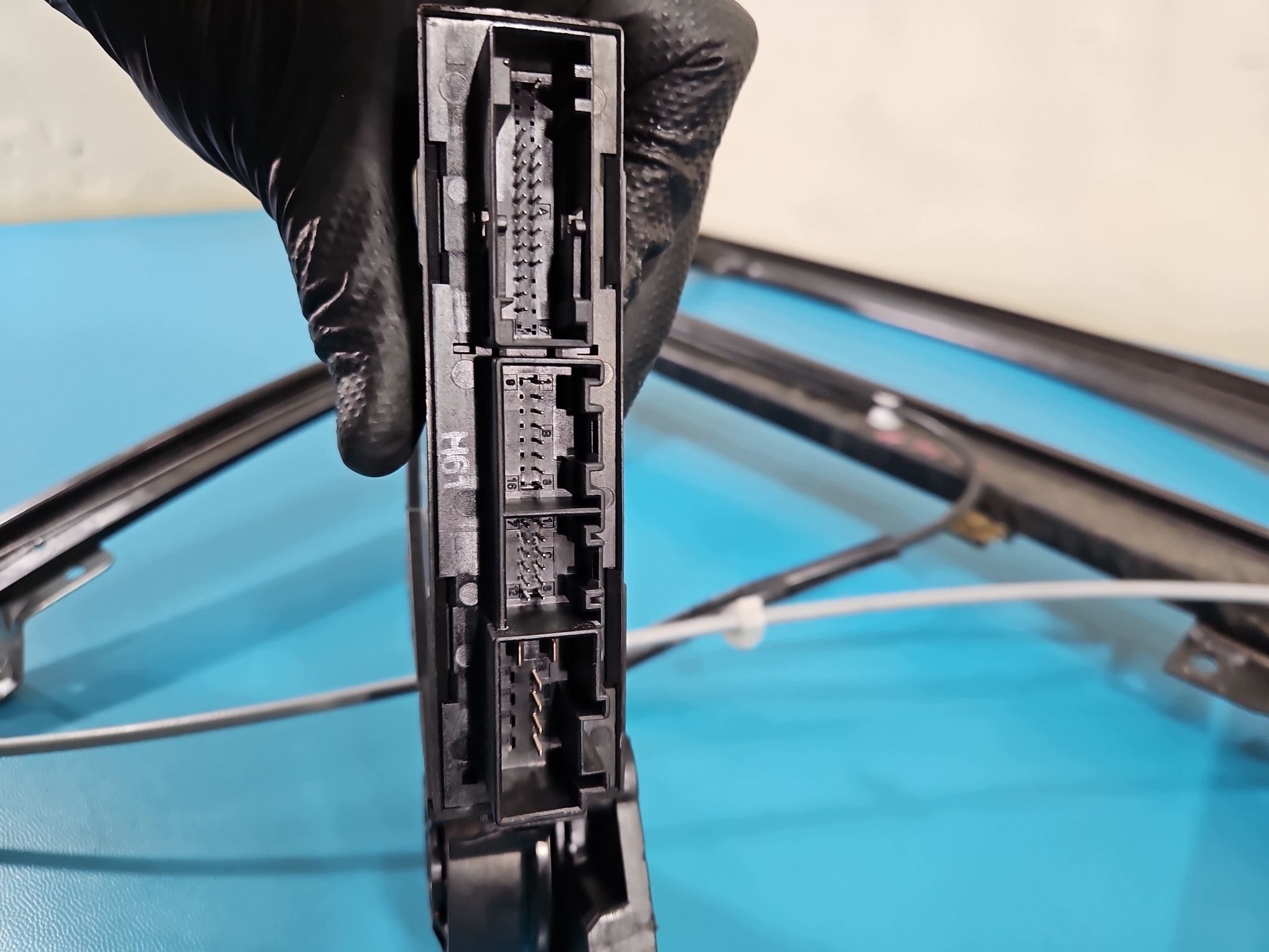 Audi A4 B6 Window Regulator - Front Right image 3