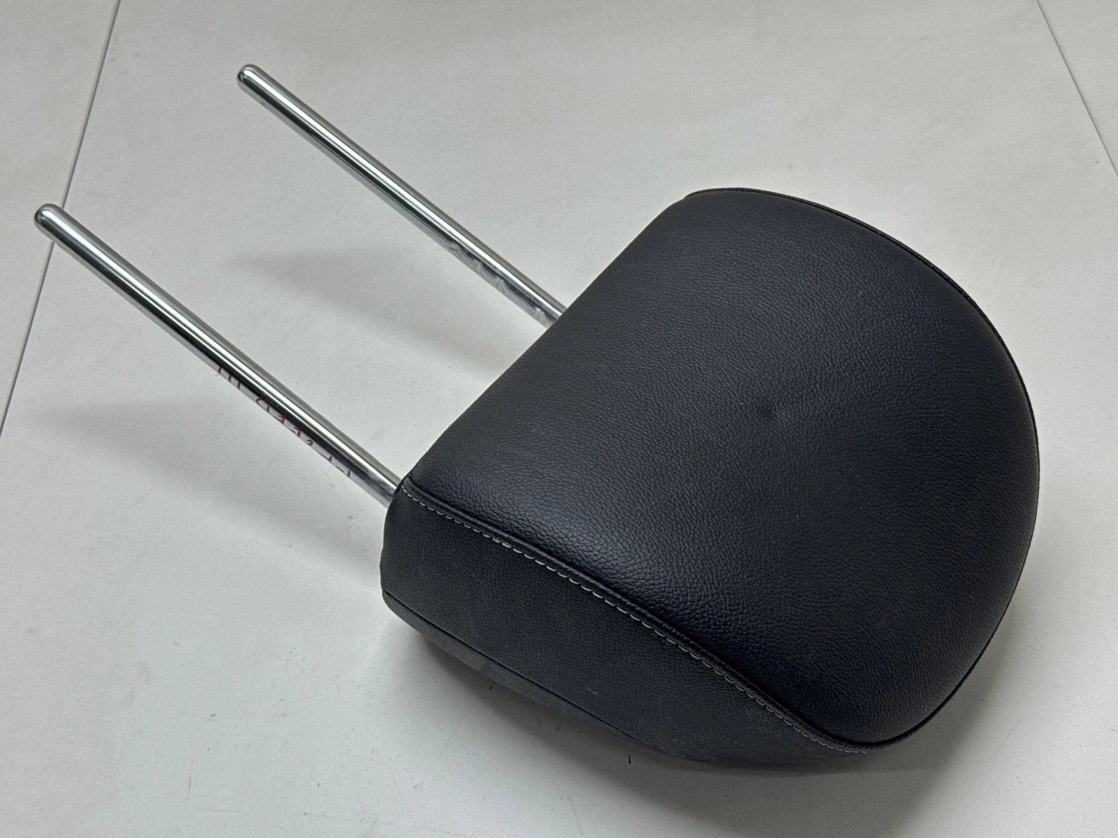 Nackstöd höger fram läder Kia Ceed III 18- OEM 6178546_GRIB image 3