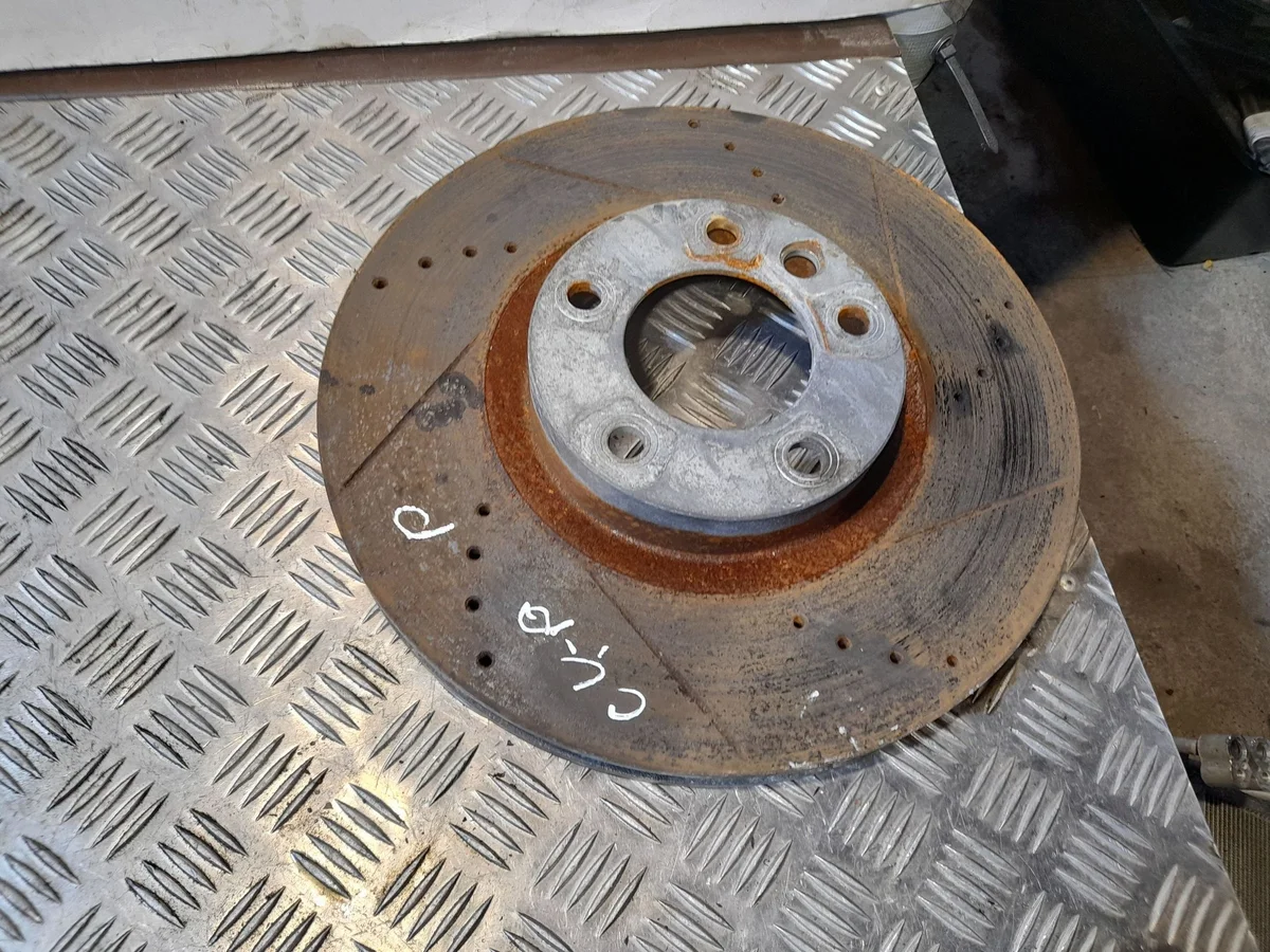 Disque de frein avant Porsche Cayenne 92A