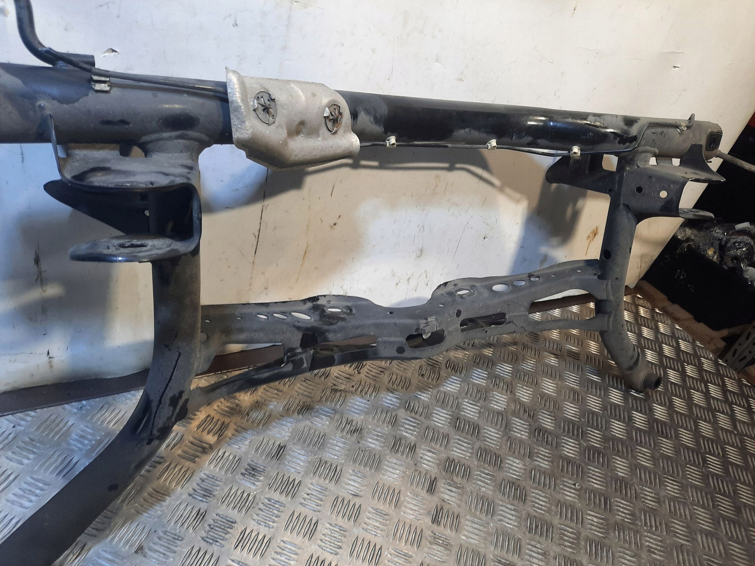 VW Jetta VI Rear Subframe 5C0505315E image 3