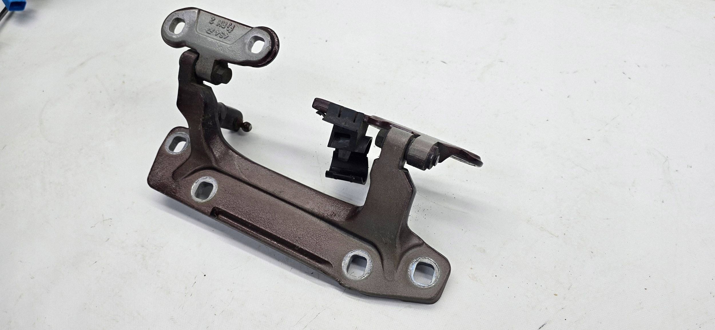 Mini Clubman F54 Bisagra Maletero Derecha OEM 7438738 image 3