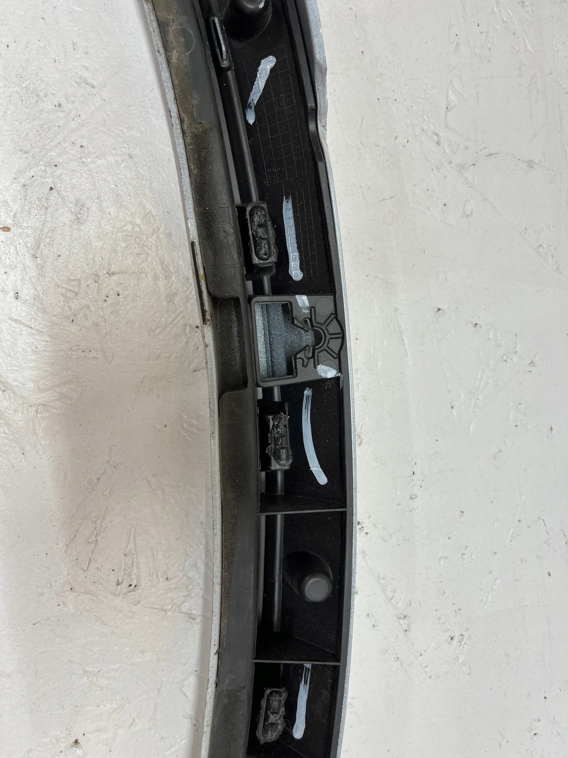 BMW X5 G05 höger bakre skärmlist image 9