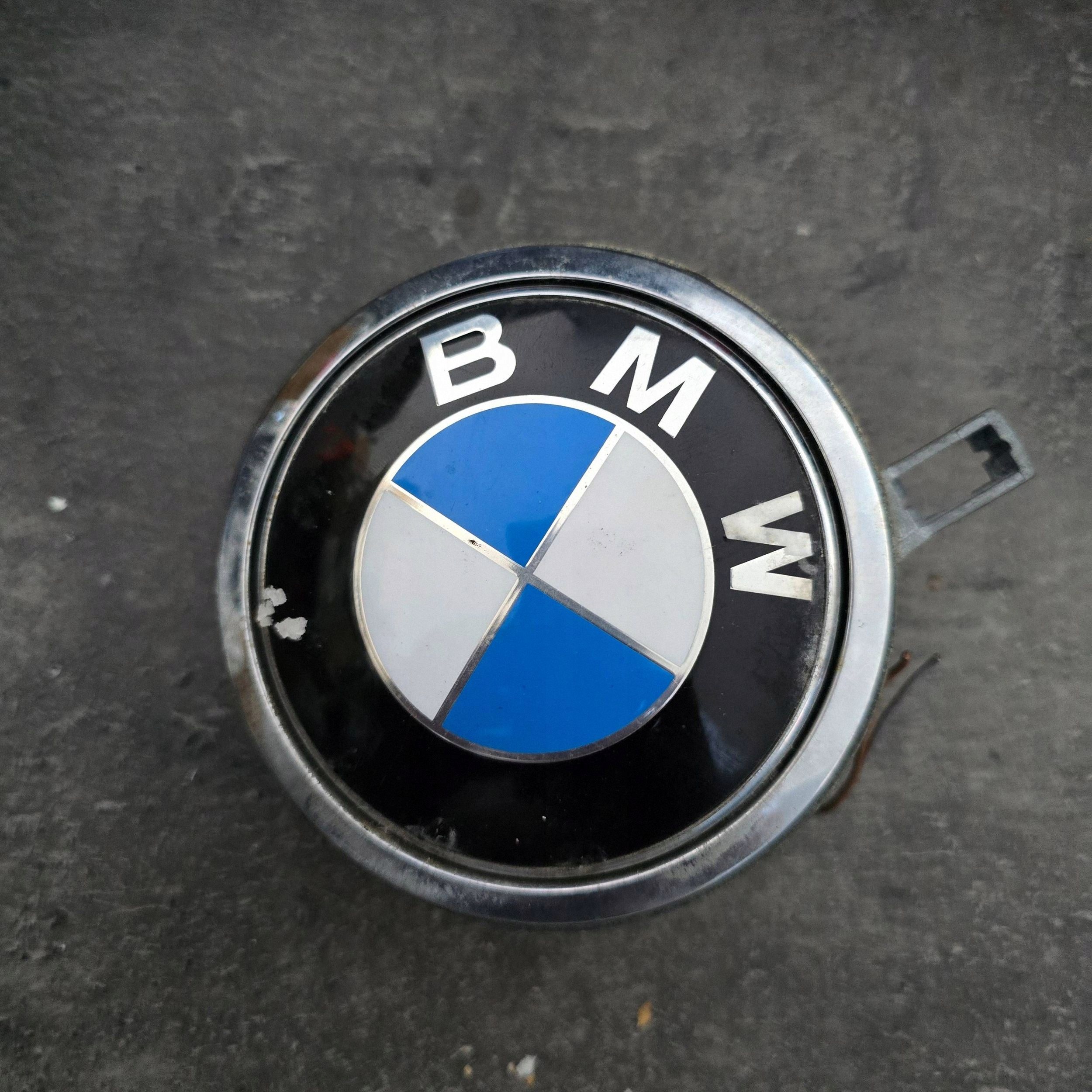 Poignée hayon BMW E87 LIFT 7207933 image 2
