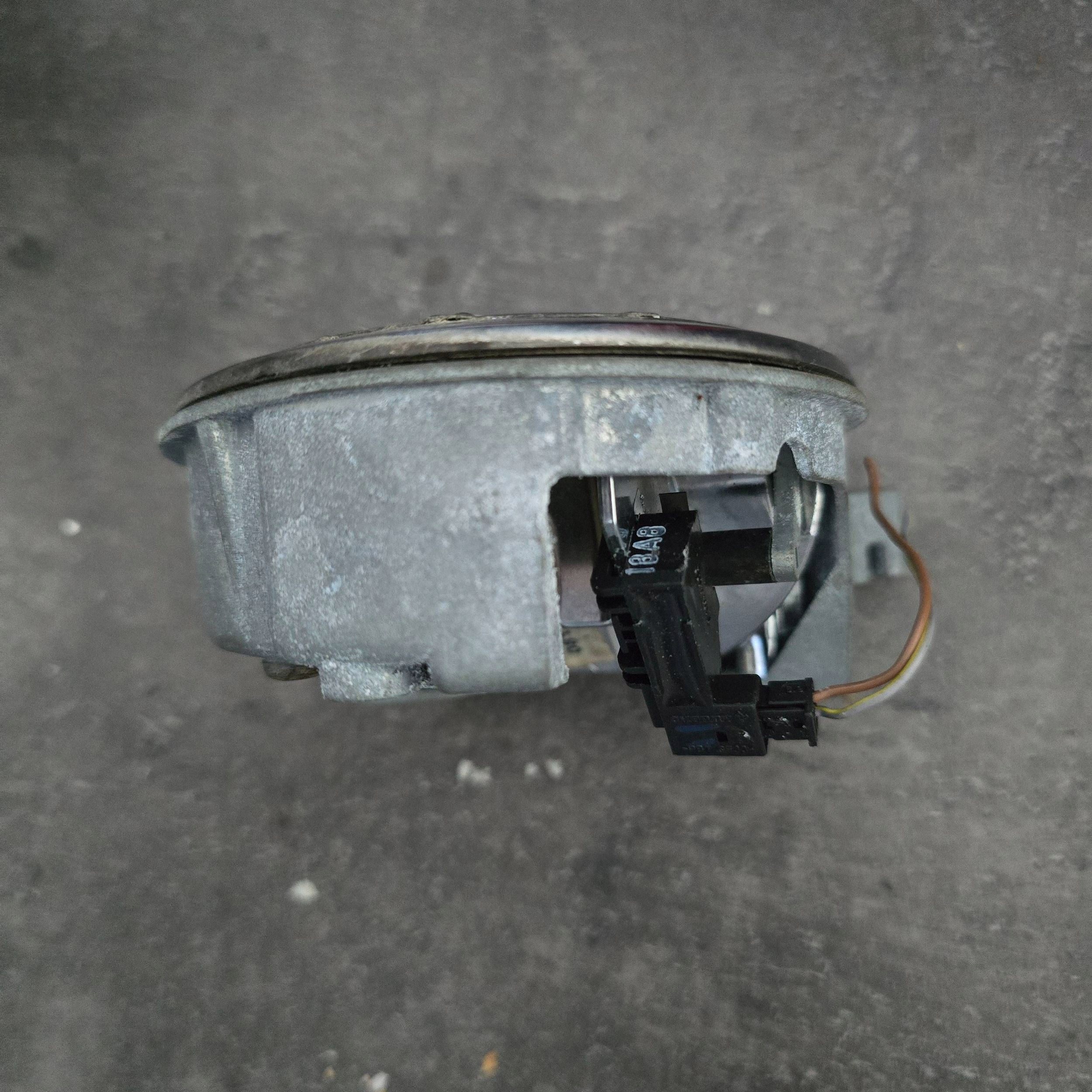 Poignée hayon BMW E87 LIFT 7207933 image 3