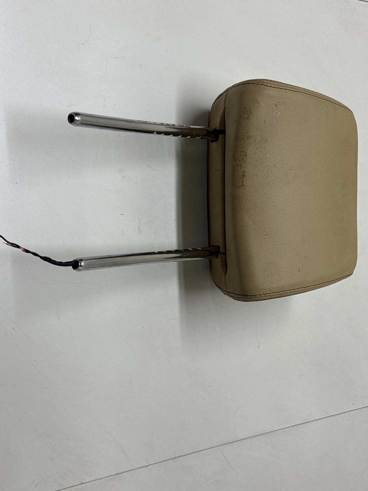 BMW X3 F25 10-17 Oikea etuniskatuki nahka OEM 6178536_AGRIB