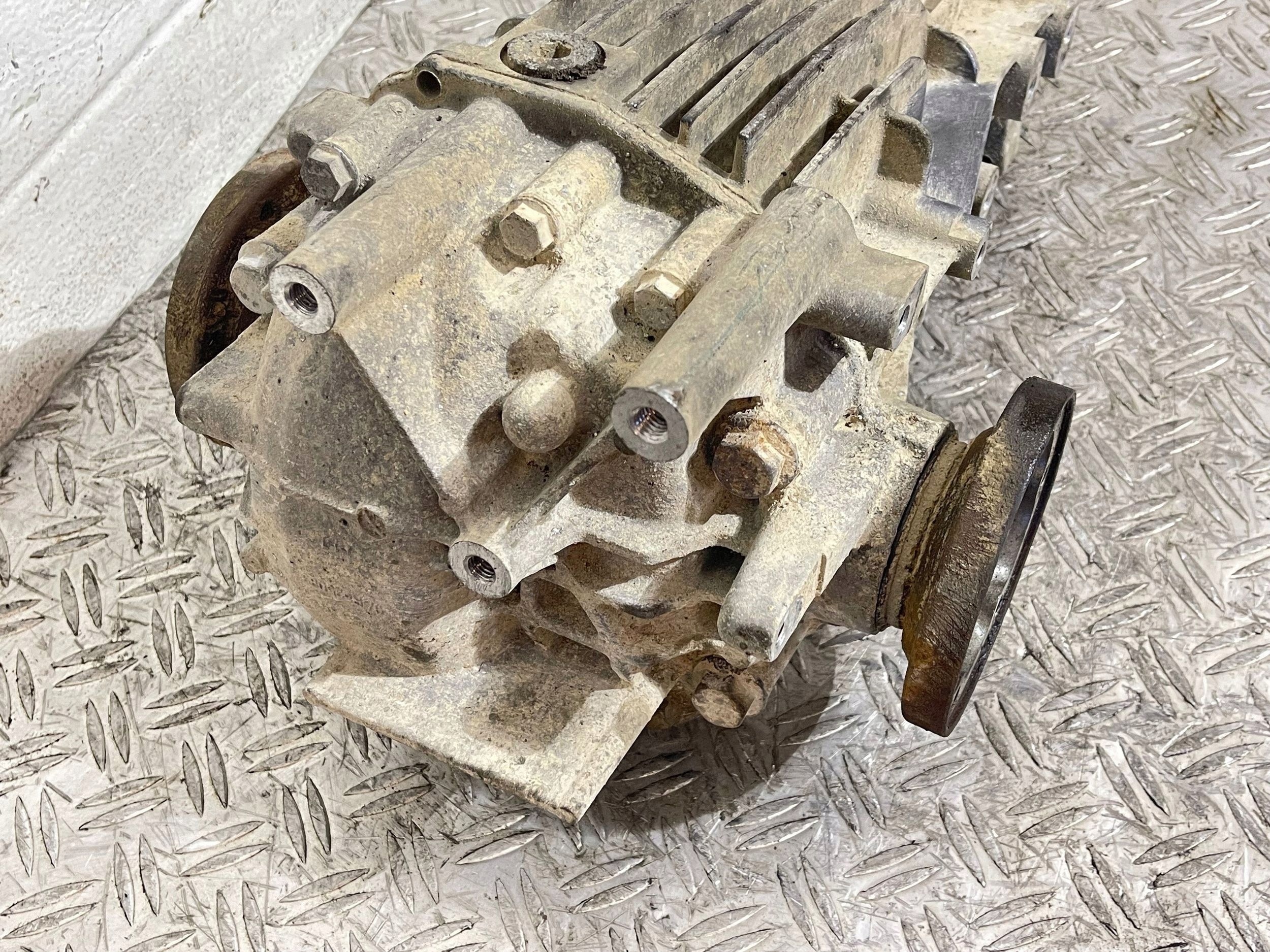 Audi A8 S8 D3 4E Takatasauspyörästö HNK