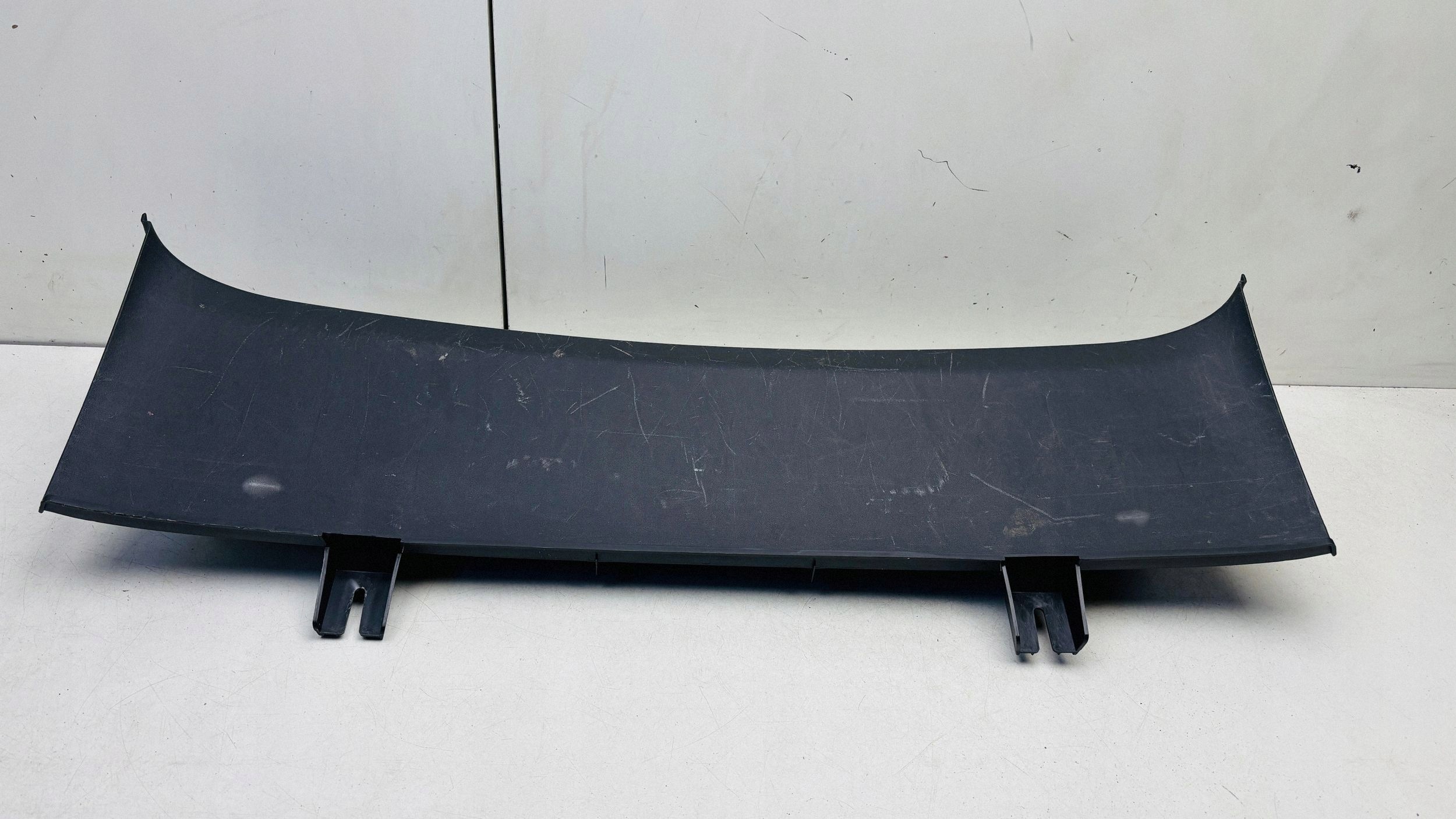 Audi TT Mk2 Tavaratilan kynnyslista 8J7863471