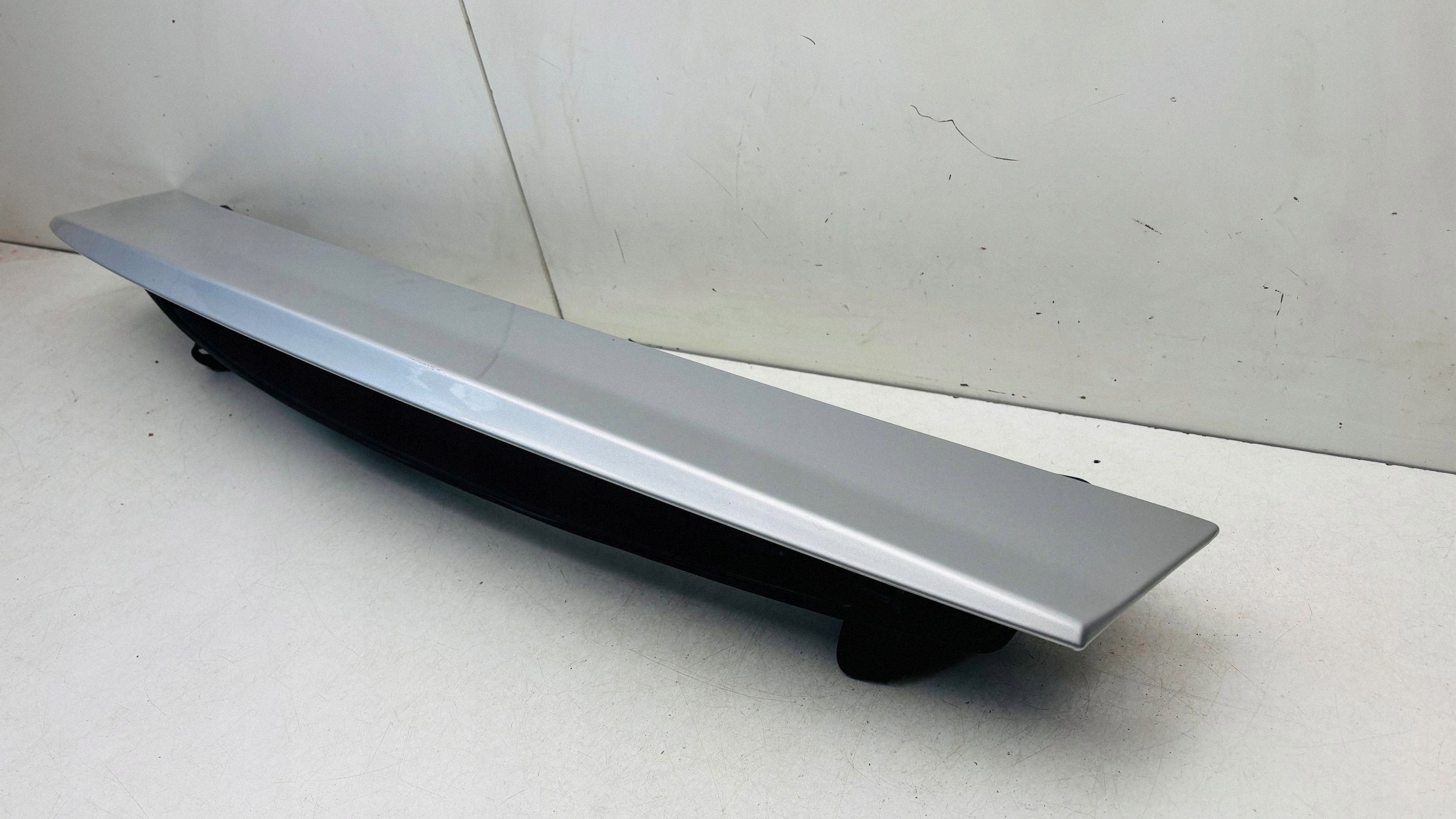 Spoiler hayon Audi 8J0827948C image 2