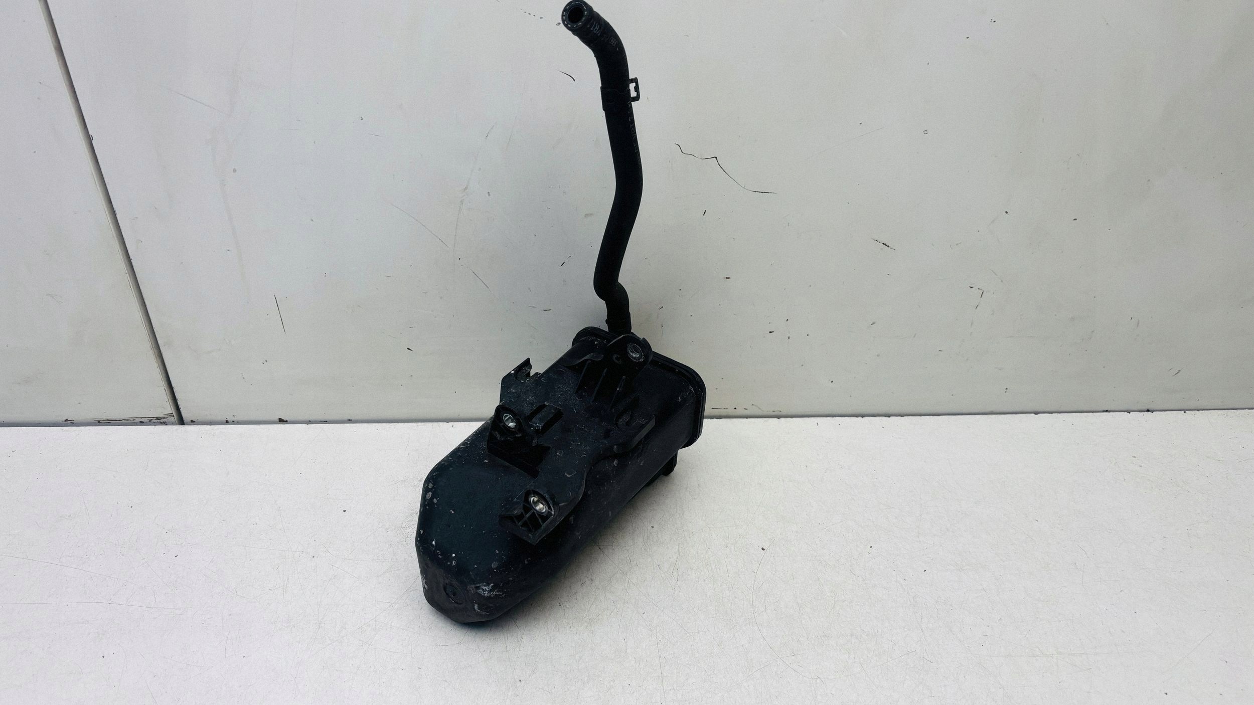 Audi A3 S3 8P kolfilter 1K0201827A image 4