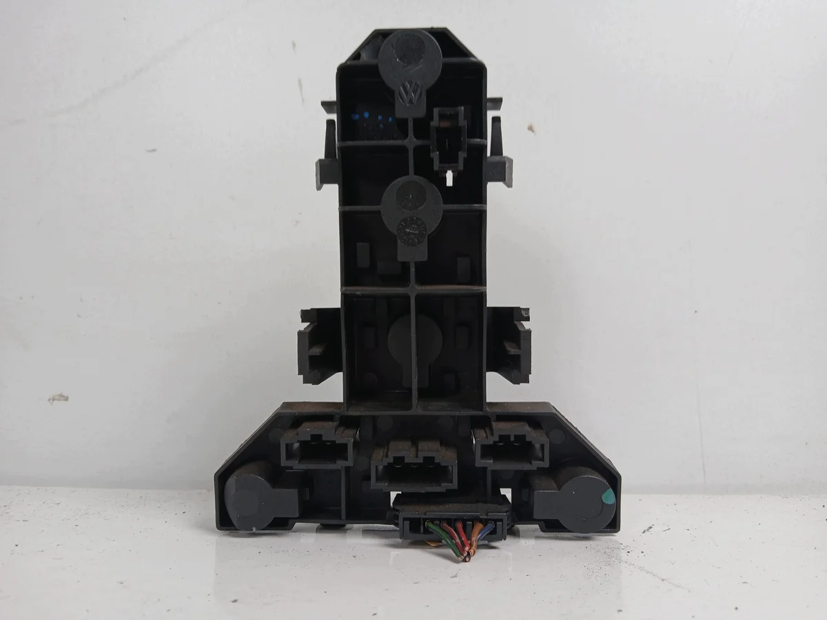 VW Golf IV Rear Left Tail Light Insert Used image 3