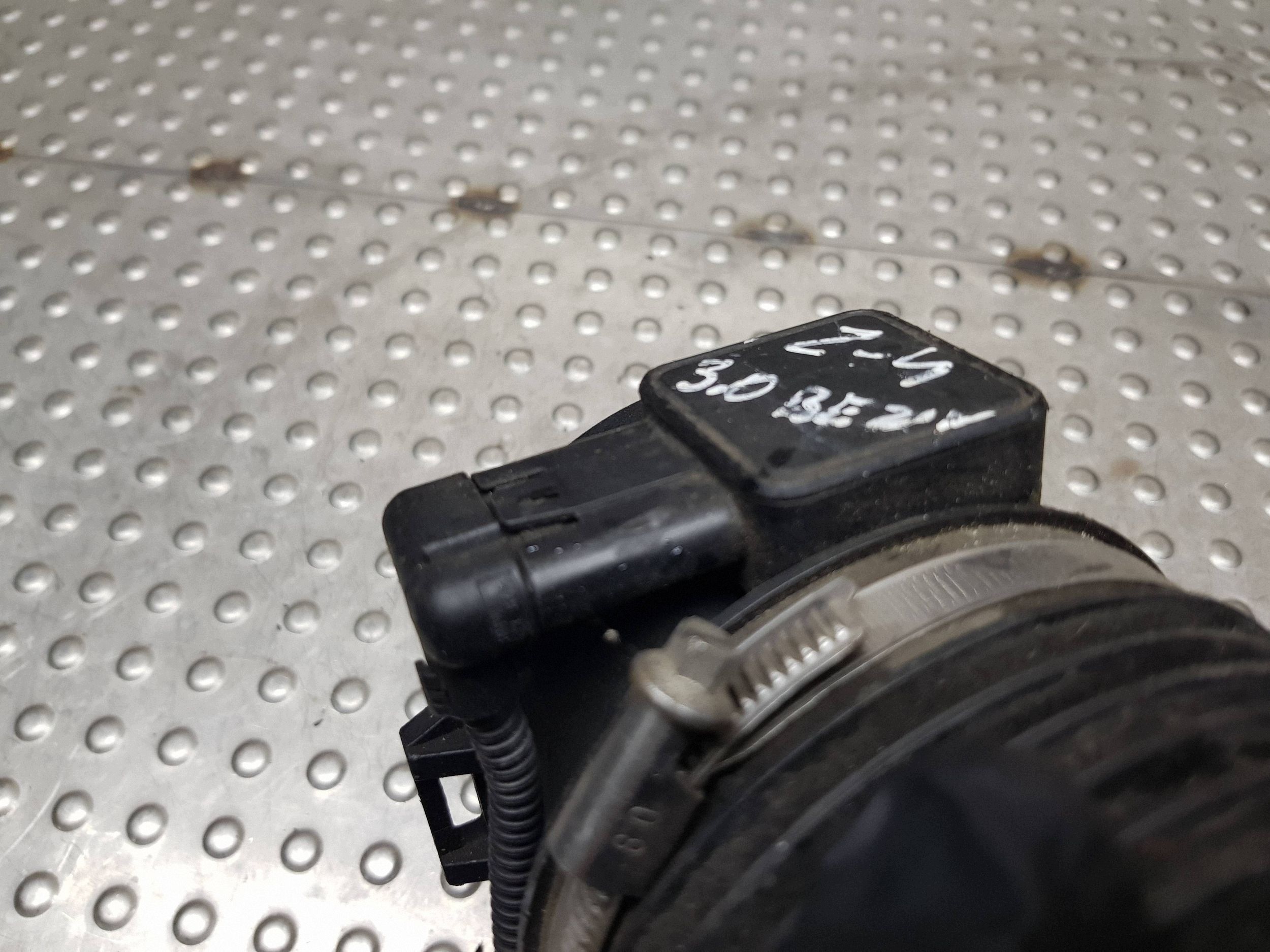 Durite débitmètre d'air BMW E46 E65 E66 E83 E85 image 3